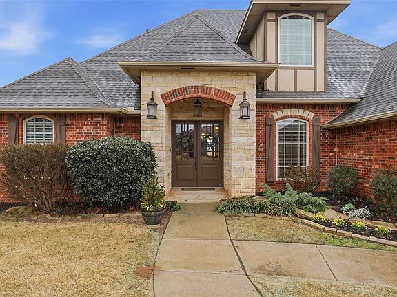 3rd image of 1300 Sawgrass Dr