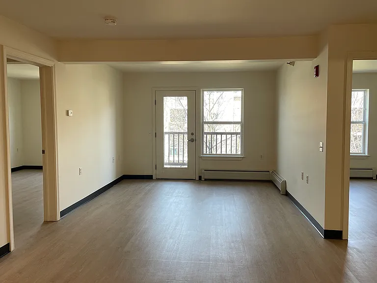 349 Farrell St — Photo 2