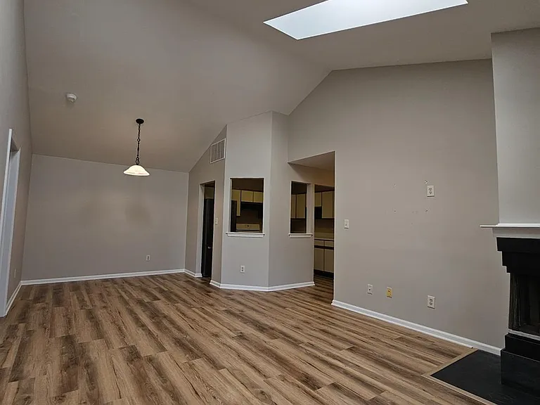 2809 Ridgefield Ct — Photo 8