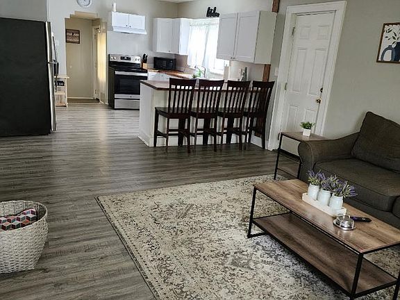 4th image of 1426 Ravenswood Dr
