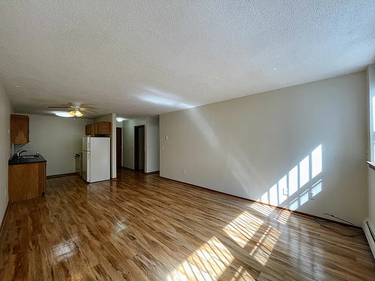 301 University Ave SE — Photo 10