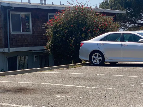 114 Albatross Ct, San Francisco, CA 94124