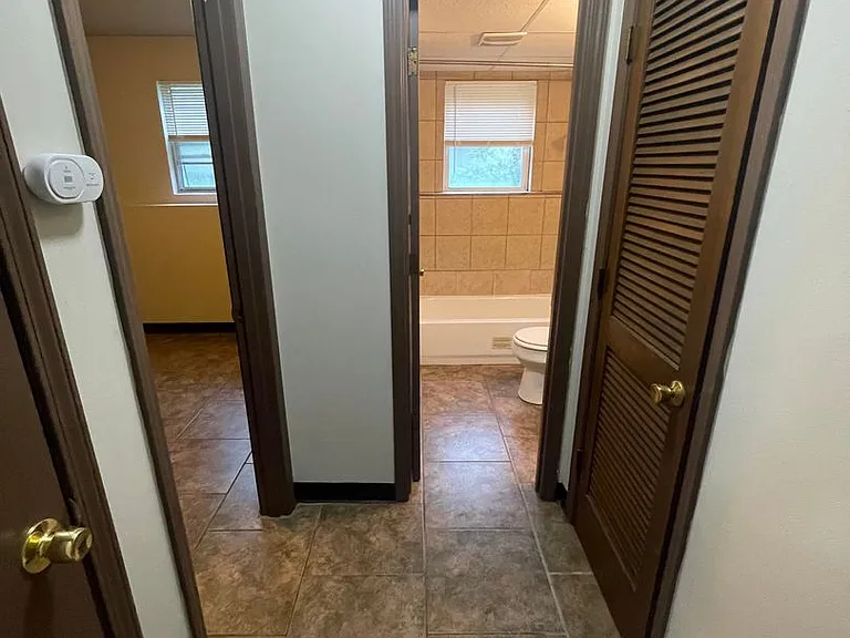 4453 W Bellview Dr — Photo 10