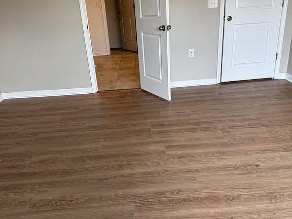5th image of 1103 Epiphany Rd