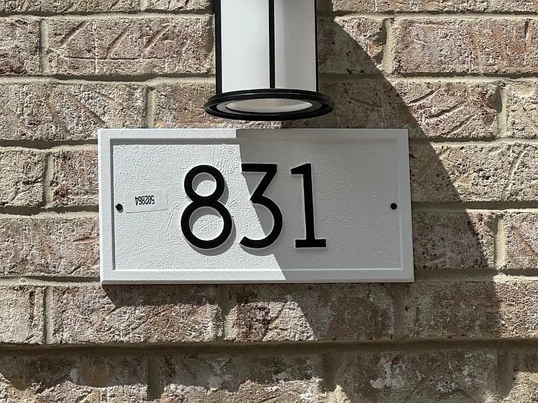831 King Farm — Photo 2