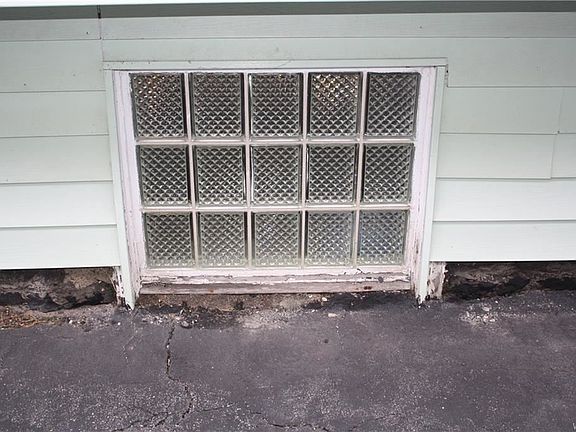 4th image of 55 Durham Ave