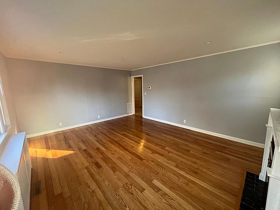 5th image of 97 Coles St Floor 1