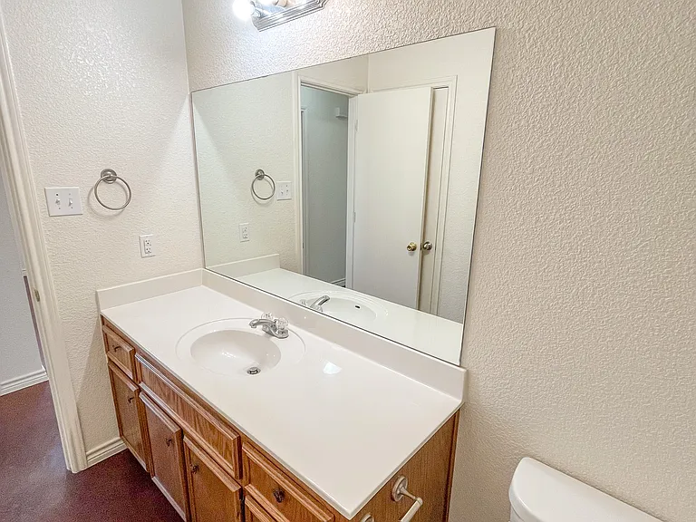 3808 John Chisholm Loop #B — Photo 16