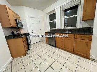 1 Centre St #2, Roxbury, MA 02119
