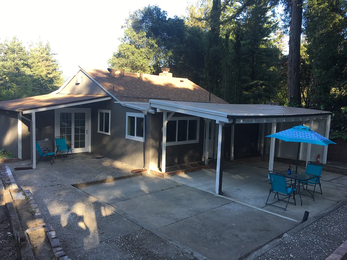Building Photo - 21435 Madrone Dr