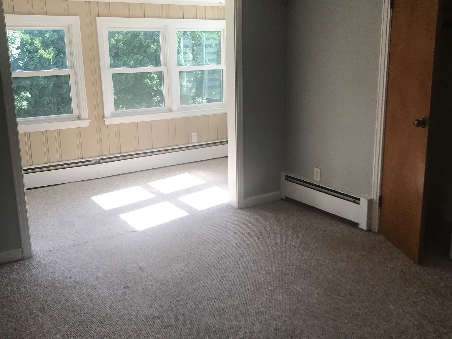 3 bed, 1350 sqft, $2,400 — Photo 3