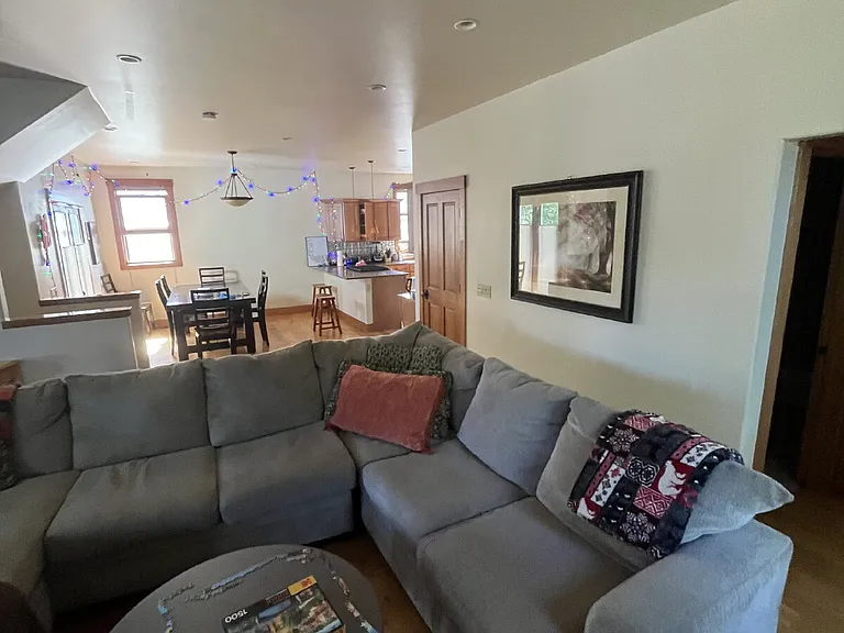 246 Garfield Ave #4 — Photo 2