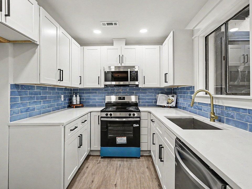 1st image of 4268 Lake Ridge Dr