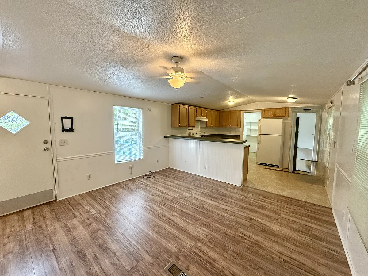 Spacious Kitchen and Living Area - 32 Mandalay Dr