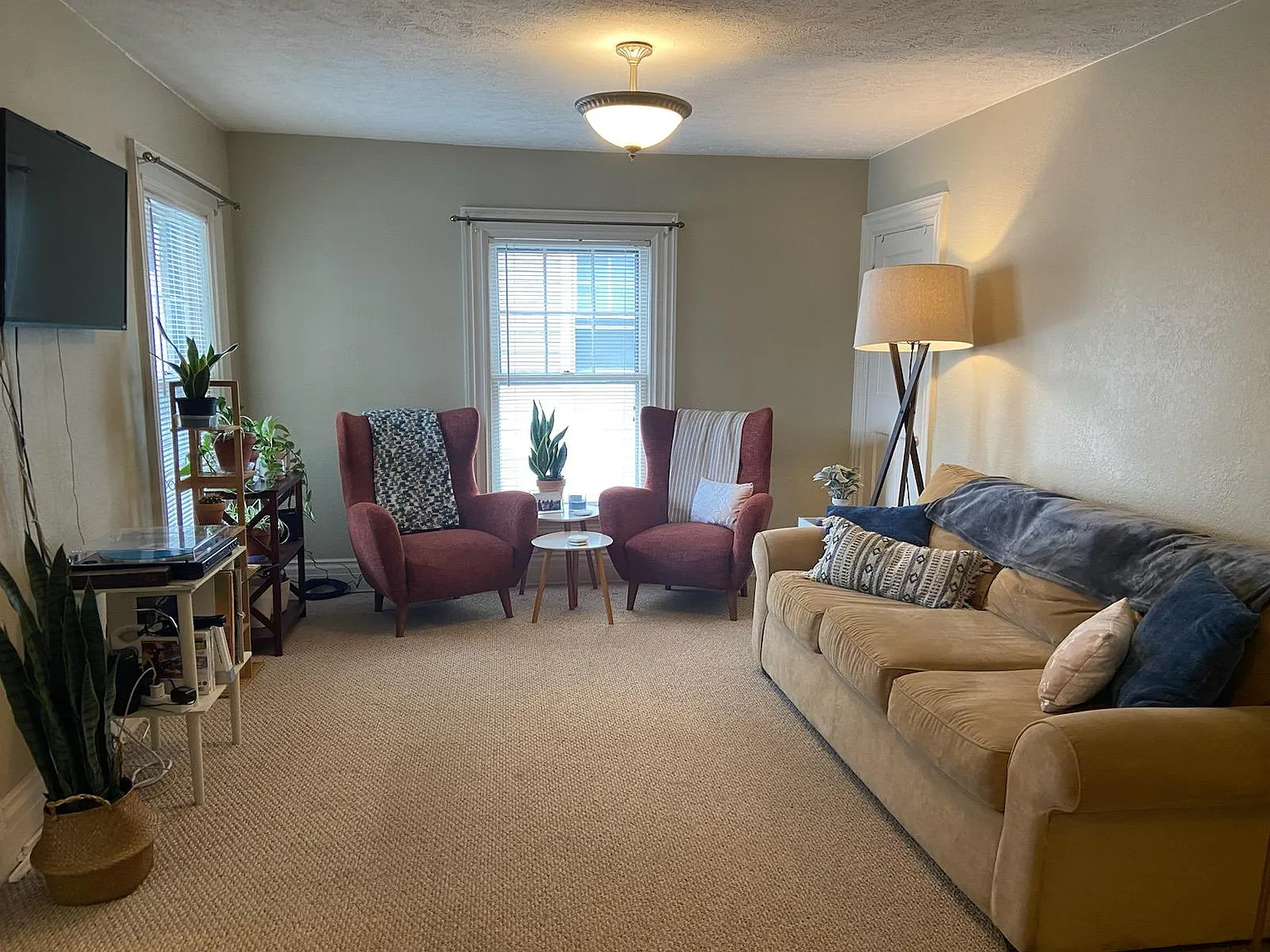 2 bed, 950 sqft, $1,575 — Photo 3