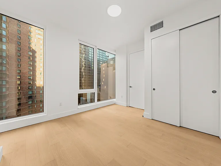250 W 49th St #11001 — Photo 6