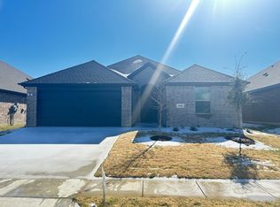 813 Barton St, Ennis, TX 75119