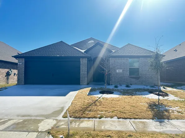 813 Barton St, Ennis, TX 75119