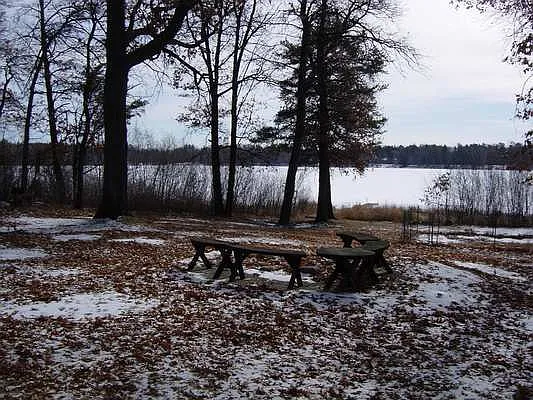 2+ Bedroom 2 Bath Lake Home — Photo 2