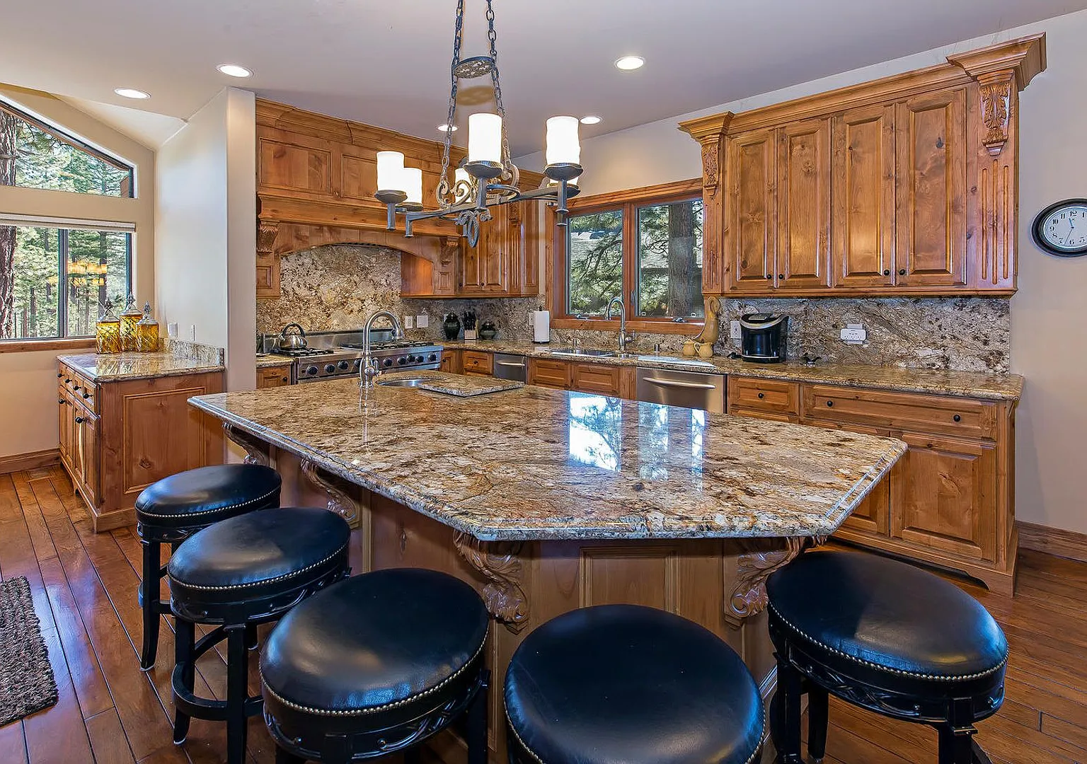Turn Key Tahoe Property — Photo 2