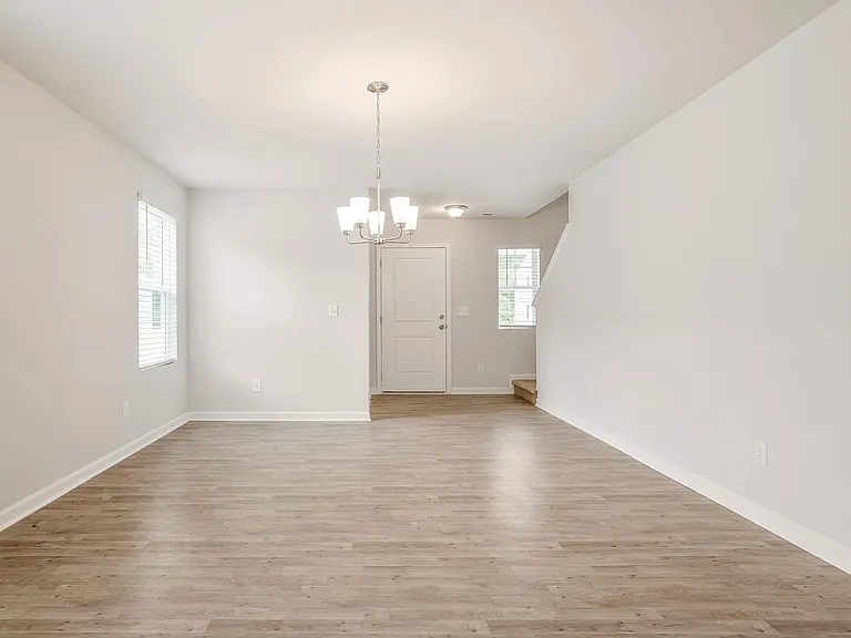 816 Conductor Ct — Photo 7