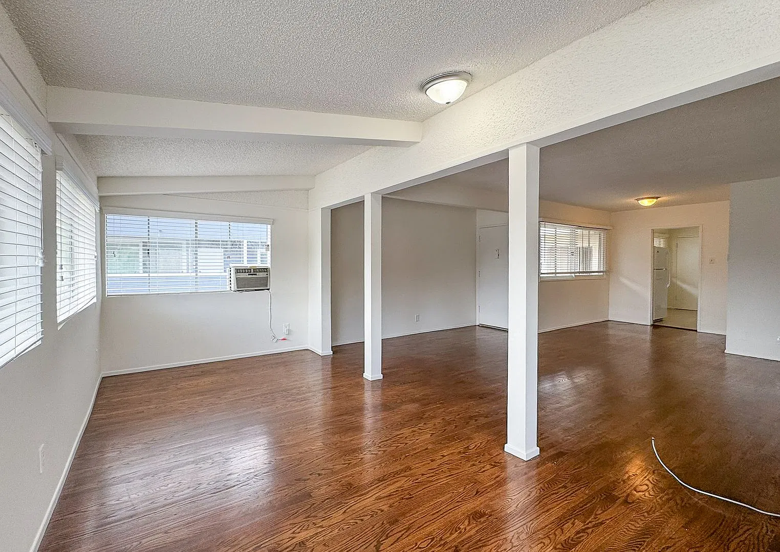 Spacious 1 Bedroom, 1-Bath Apartment with Private Patio & 2 Parking Spaces — Photo 1