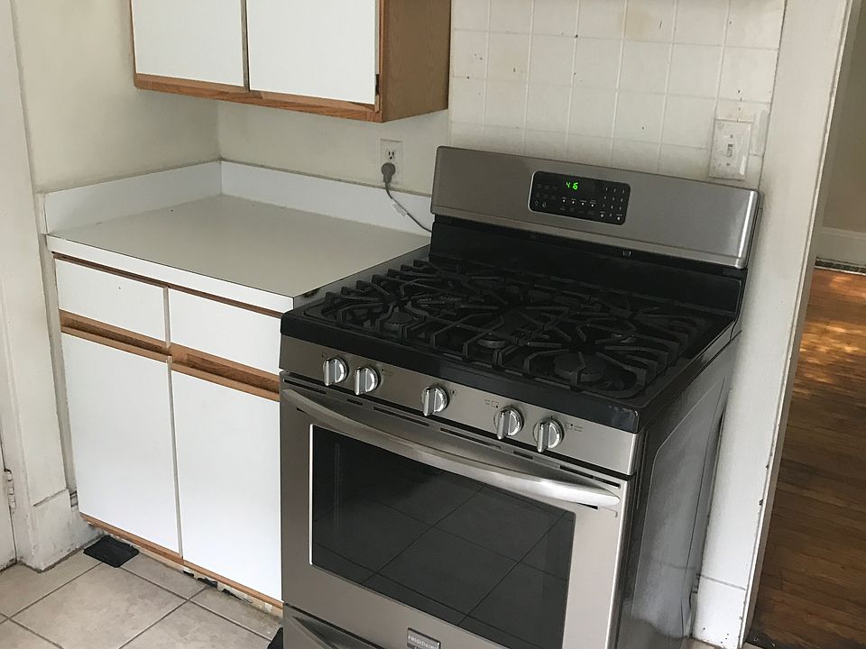 1st image of 1898 W 57th St