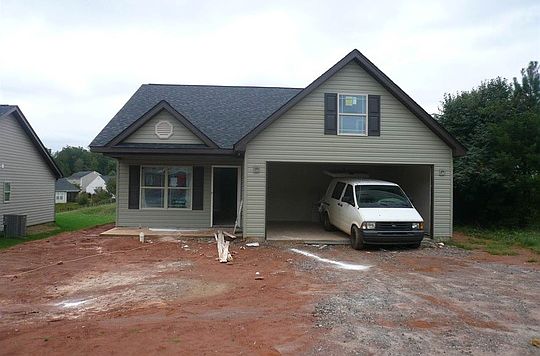 1st image of 142 Stockbridge Dr