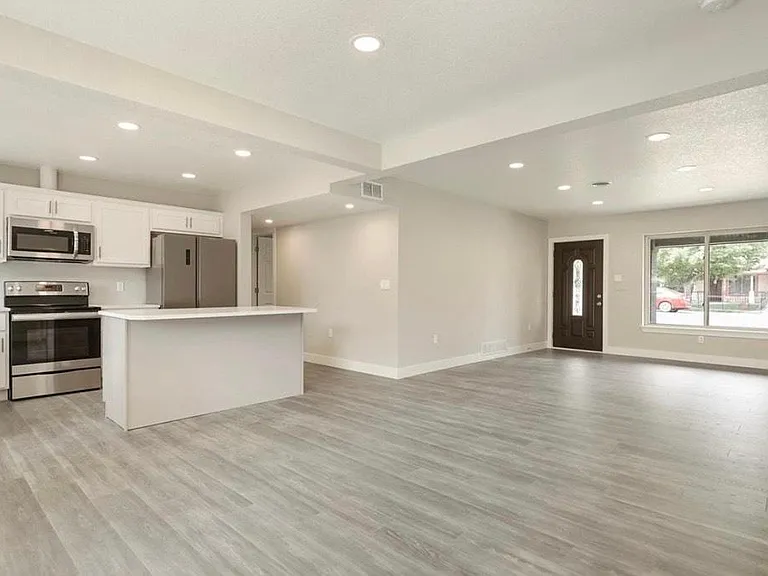 1220 Tucson St — Photo 5