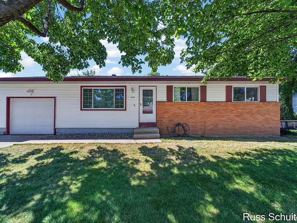 1st image of 2179 Lincoln Park Dr
