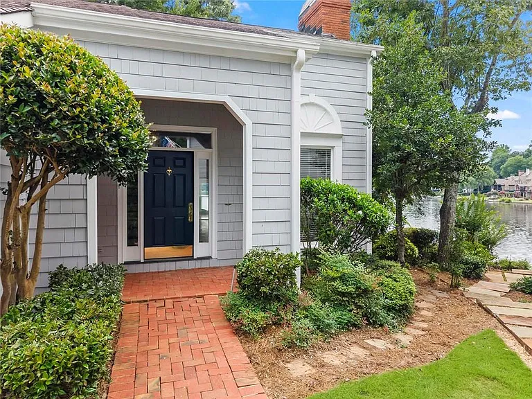 1695 Spinnaker Dr — Photo 29