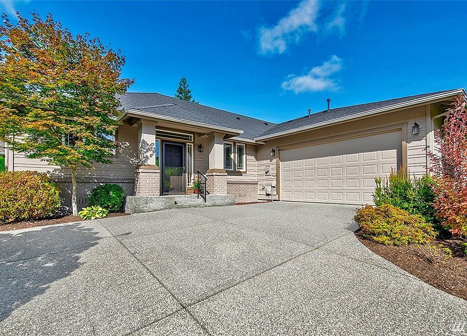 This Discovery plan sits on a typical lot with a front and back yard.