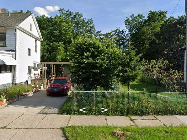 116 Dickinson St SW, Grand Rapids, MI 49507