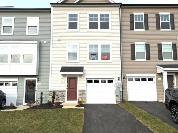 62 Bolingbroke Way, Charles Town, WV 25414