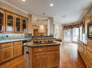 8615 Royalbrook Ct, Dallas, TX 75243