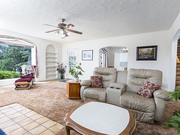 3rd image of 2820 Easy St