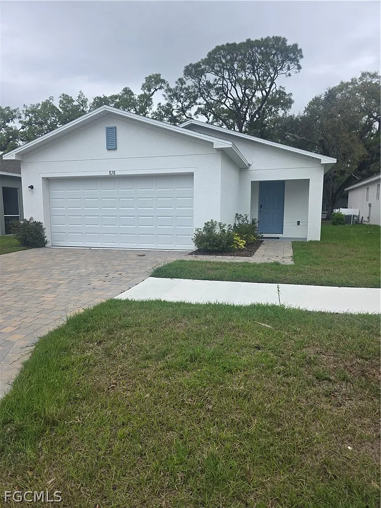 Building Photo - 878 Friendship Cir