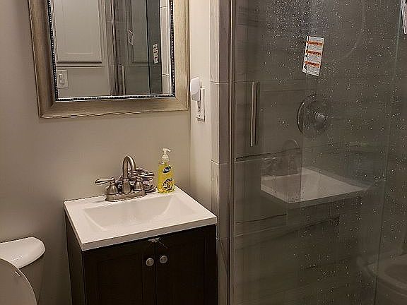 4th image of 42 Rush St