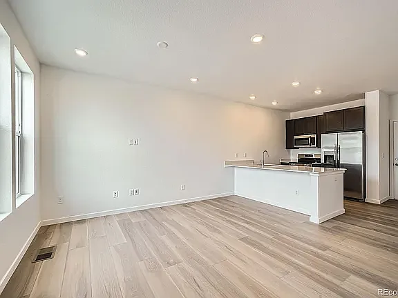 2 bed, 2.5 bath, 1266 sqft, $2,150 — Photo 2