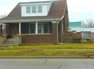 802 S Main St, Paris, IL 61944