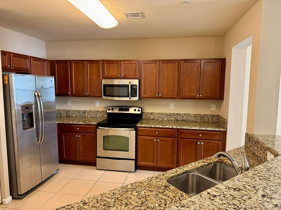 1st image of 11601 NW 89th St APT 207