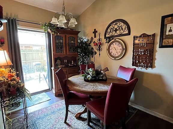 4th image of 307 Hickory Hill Dr