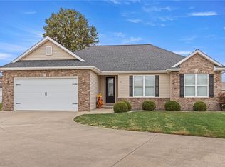 708 Shiloh Pl, Effingham, IL 62401