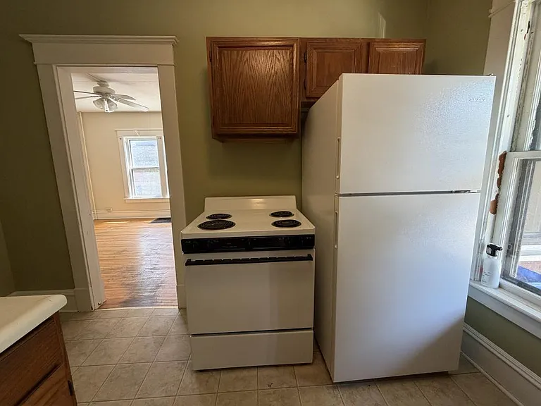 48 Monroe St #1 — Photo 4