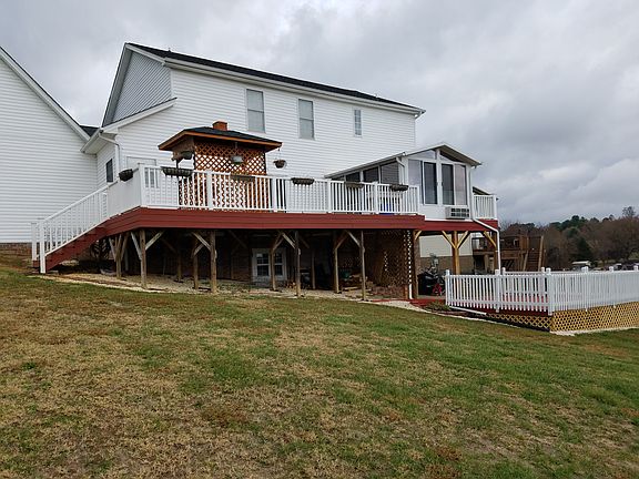 3rd image of 102 Heritage Ct