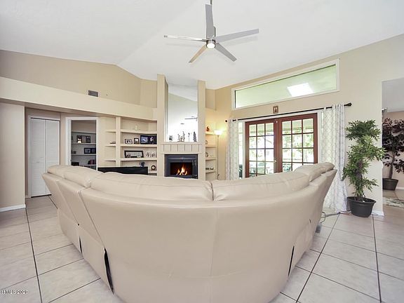 5th image of 526 Deerfield Dr