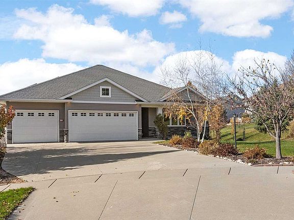 3rd image of 2260 Shropshire Cir