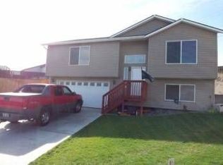 1853 NE 6th Pl, Hermiston, OR 97838