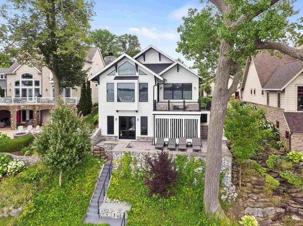 11133 NE Wawasee Dr, Syracuse, IN 46567