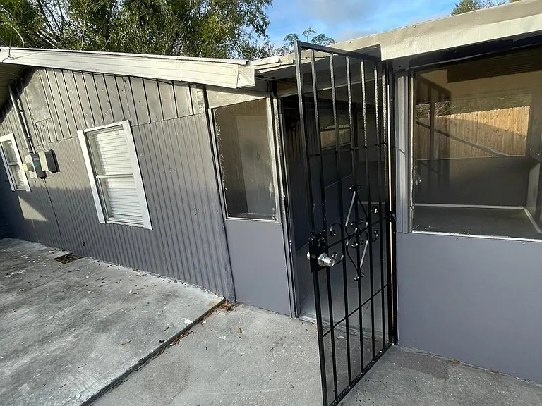 2245 Everett St — Photo 14